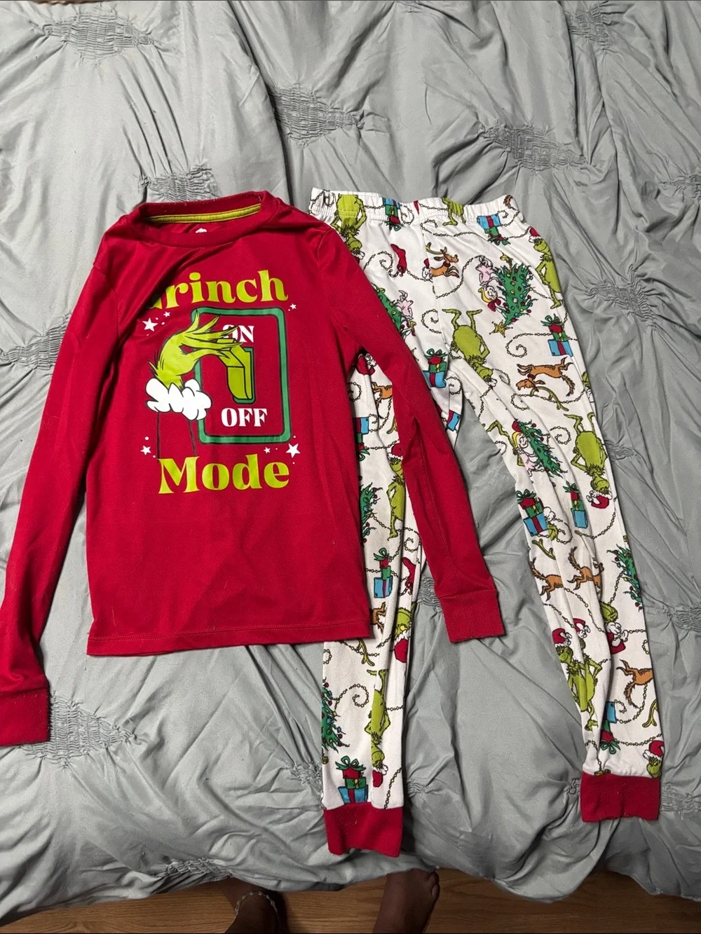 Carter's Red & White Kids Holiday Pajama Set - Grinch & Santa Prints